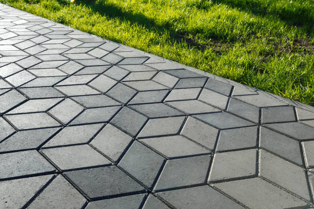 Best Professional Driveway Pavers  in Altamont, IL